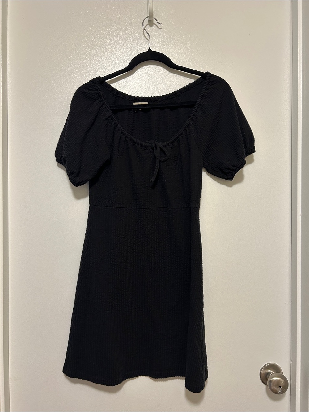 Madewell Black Puff-Sleeve Tie-Front Knit Dress